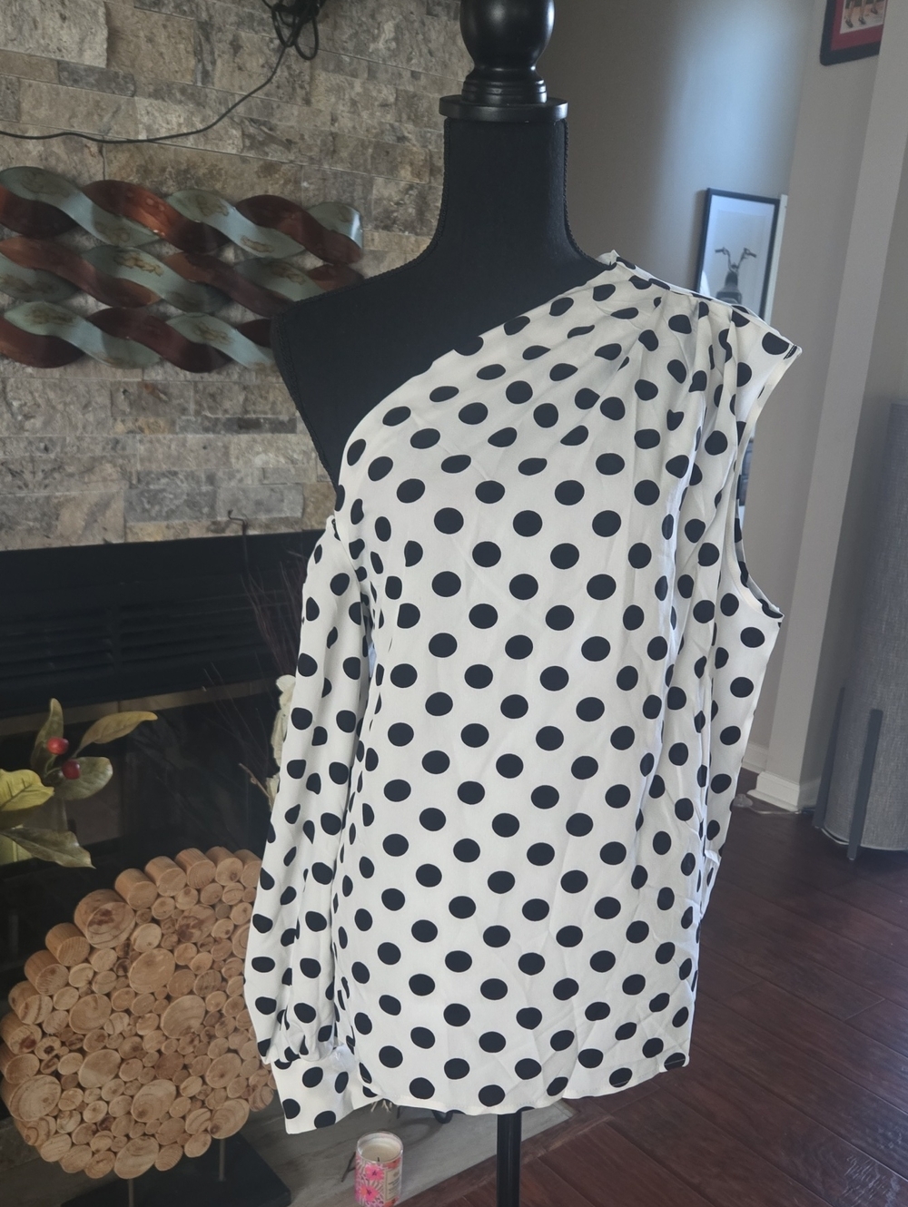 Women’s One-Shoulder Black Polka Dot Dress